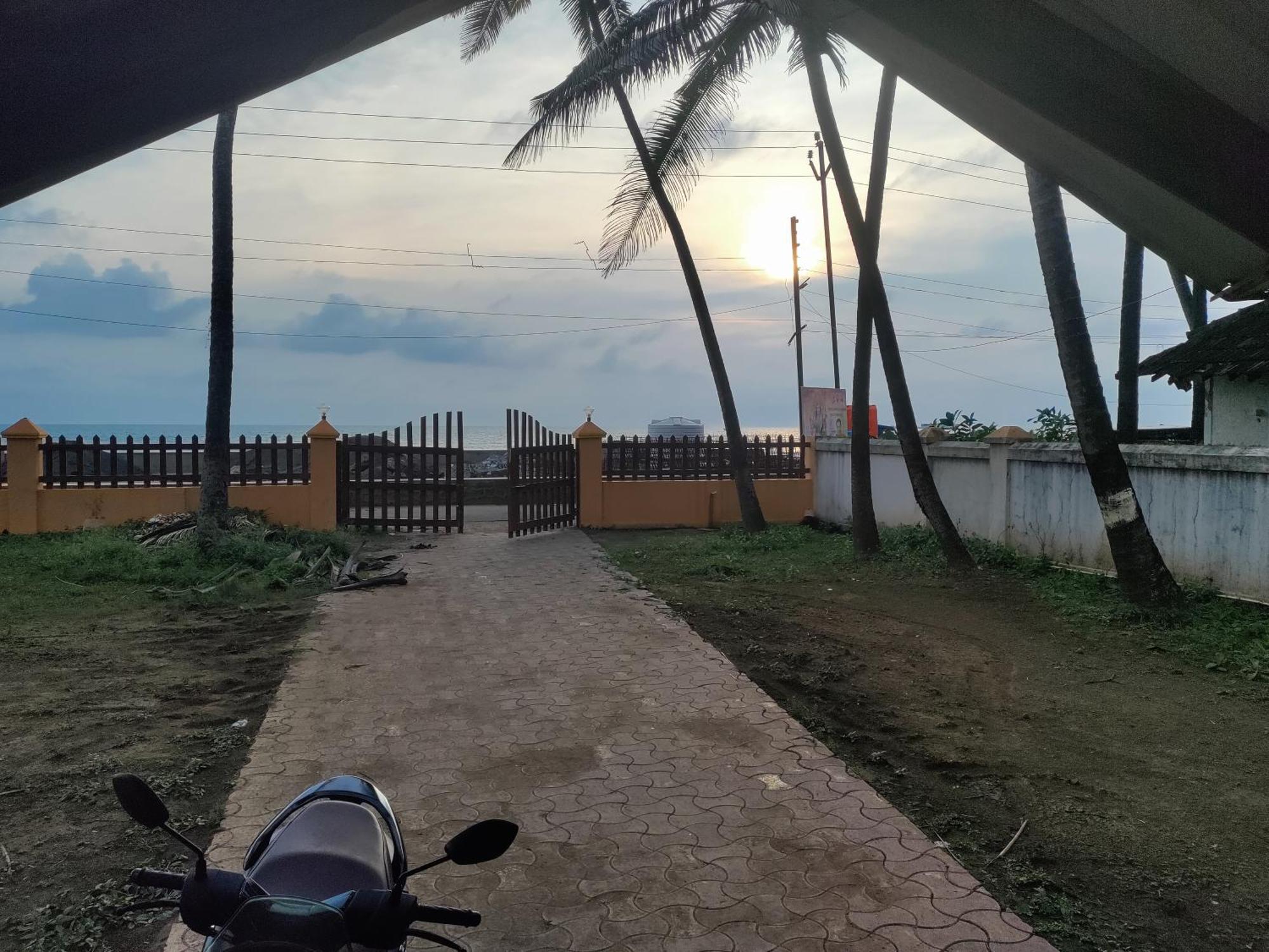 Hotel Seafront Murud  Ngoại thất bức ảnh