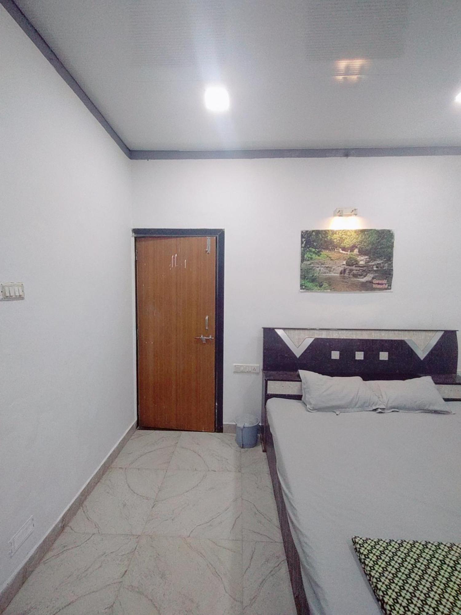 Hotel Seafront Murud  Ngoại thất bức ảnh